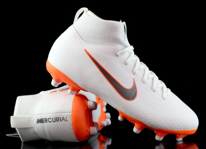 Biało-pomarańczowe buty piłkarskie Nike Mercurial Superfly Academy MG AH7337-107 JR