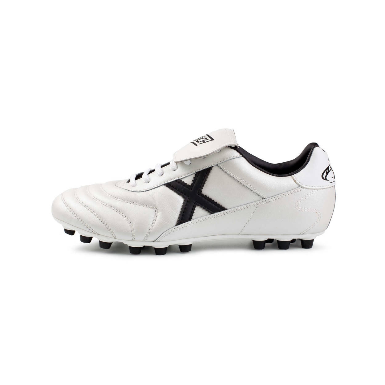 Bia o czarne buty pi karskie Munich Mundial U25 2150316 Fulsport.pl