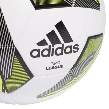 Biało-zielona piłka nożna Adidas Tiro League FS0369